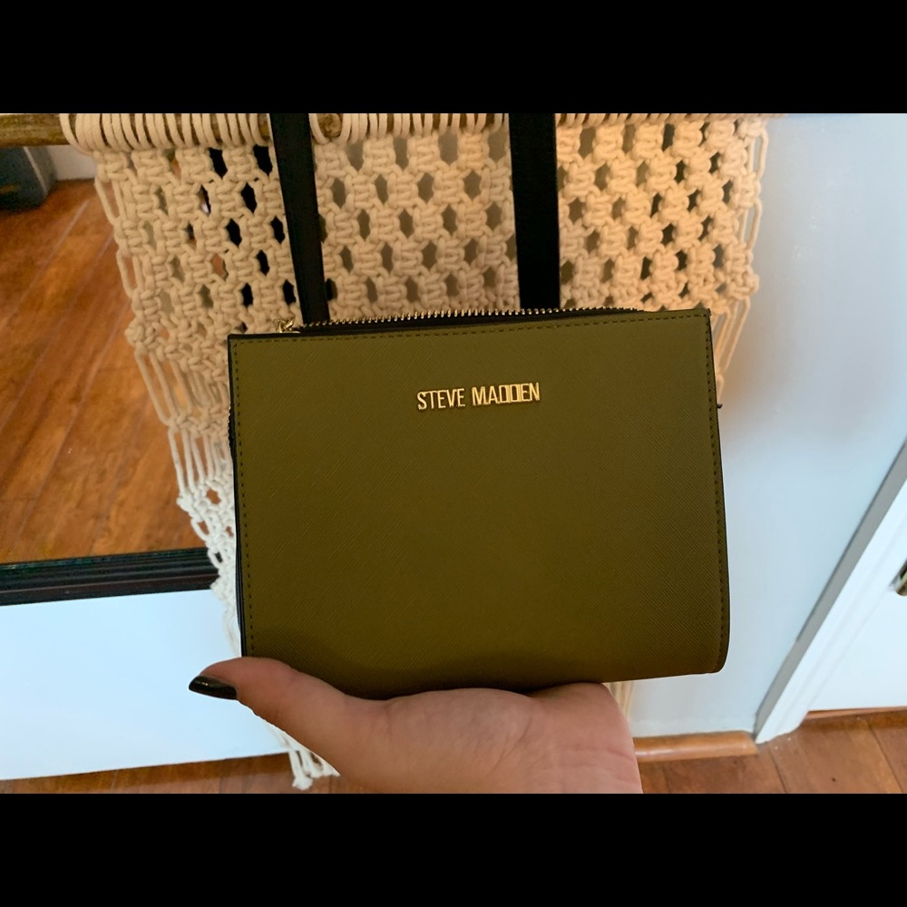 Small Steve Madden Cross Body Bag